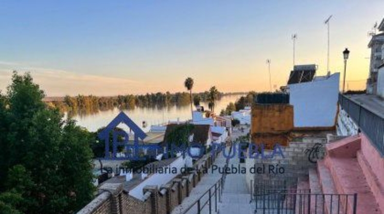 Sevilla - Ла-Пуэбла-дель-Рио - 206m2