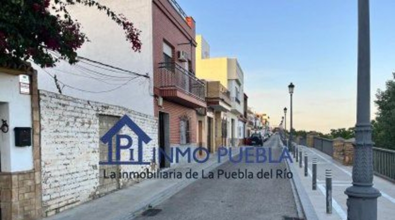 Sevilla - Ла-Пуэбла-дель-Рио - 206m2