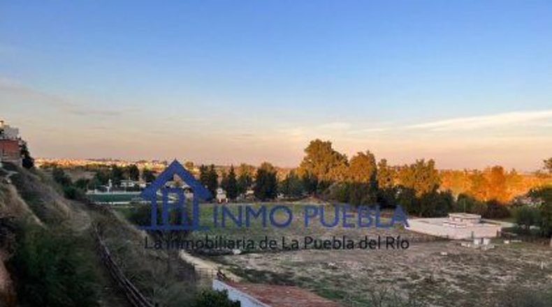 Sevilla - Ла-Пуэбла-дель-Рио - 206m2