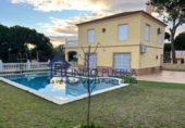 Chalet independiente con terreno en venta en La Puebla del Río ref: TR369755 foto