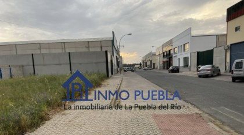 Sevilla - La Puebla del Río - 400m2
