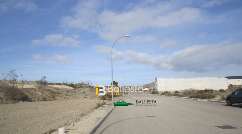 Almería - Huércal-Overa - 1350m2