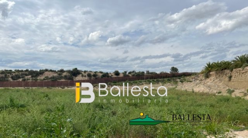 Almería - El Saltador - 8841m2