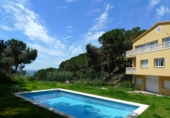 Chalet independiente con terreno en venta en Lloret de Mar ref: TR29514 foto