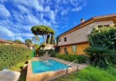 Chalet independiente con terreno en venta en Lloret de Mar ref: TR252740 foto