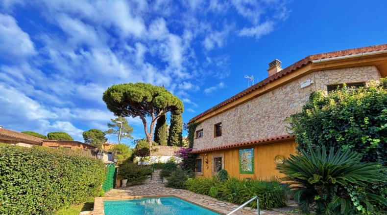 Girona - Lloret de Mar - 863m2