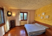 Chalet independiente con terreno en venta en Lloret de Mar ref: TR252740 foto