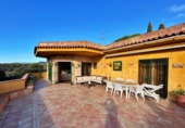 Chalet independiente con terreno en venta en Lloret de Mar ref: TR252740 foto