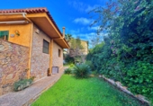 Chalet independiente con terreno en venta en Lloret de Mar ref: TR252740 foto