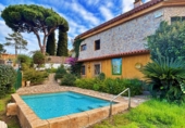 Chalet independiente con terreno en venta en Lloret de Mar ref: TR252740 foto