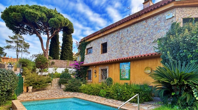 Girona - Lloret de Mar - 863m2