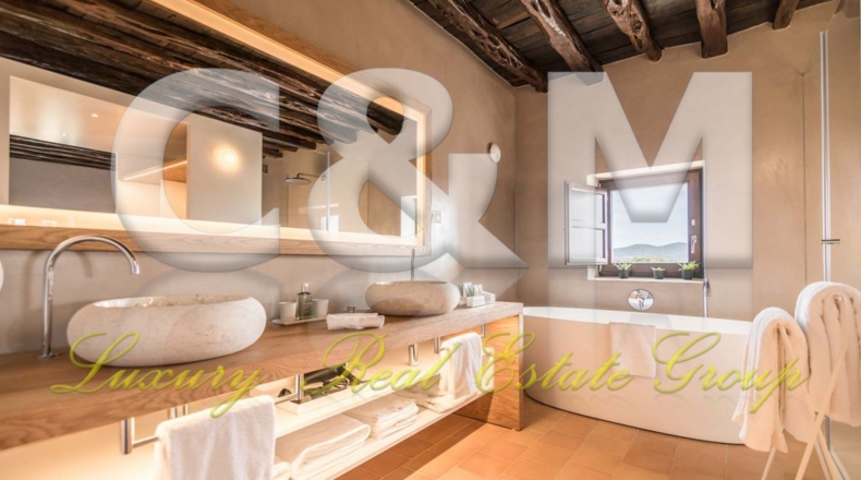 Islas Baleares - Portinatx - 130000m2