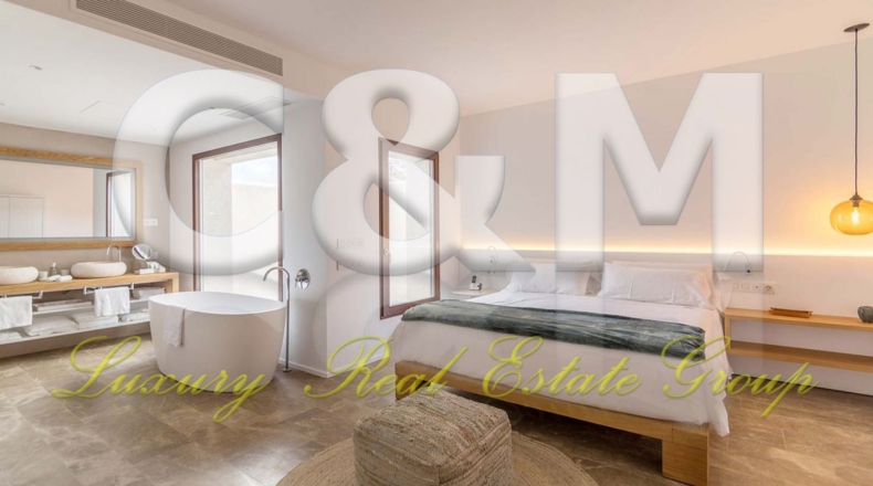Islas Baleares - Portinatx - 130000m2