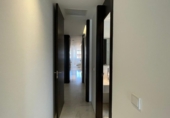 Отдельно стоящий дом с участком на продажу в городе Santa Eulària des Riu. Фото