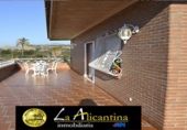 Xalet independent amb terreny en venda a Alacant ref.: TR15451 foto