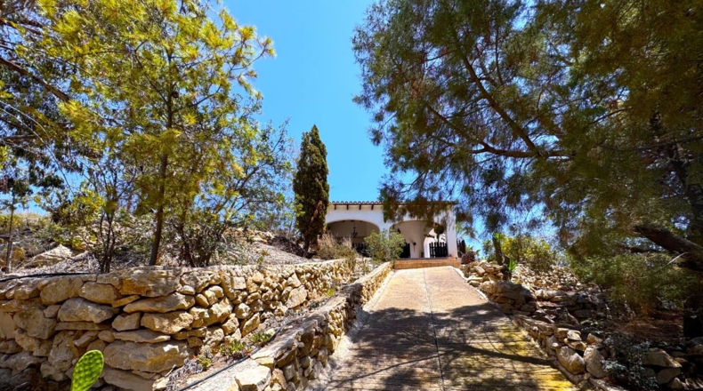 Alicante - Campello - 1850m2
