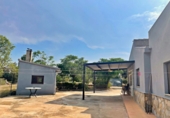 Отдельно стоящий дом с участком на продажу в городе Tortosa. Фото