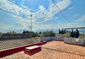 Отдельно стоящий дом с участком на продажу в городе Tortosa. Фото