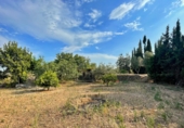 Отдельно стоящий дом с участком на продажу в городе Tortosa. Фото