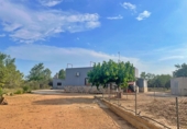 Отдельно стоящий дом с участком на продажу в городе Tortosa. Фото