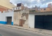 Дом с участком на продажу в городе el Vendrell. Фото