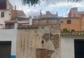 Дом с участком на продажу в городе el Vendrell. Фото