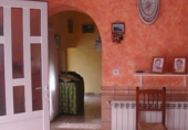 Отдельно стоящий дом с участком на продажу в городе Tortosa. Фото