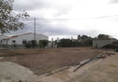 Отдельно стоящий дом с участком на продажу в городе Tortosa. Фото