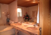 Отдельно стоящий дом с участком на продажу в городе Tortosa. Фото