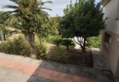 Отдельно стоящий дом с участком на продажу в городе Tortosa. Фото
