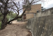 Отдельно стоящий дом с участком на продажу в городе Tortosa. Фото