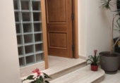 Отдельно стоящий дом с участком на продажу в городе Tortosa. Фото