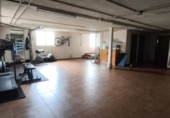 Отдельно стоящий дом с участком на продажу в городе Tortosa. Фото