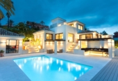 Xalet independent amb terreny en venda a Marbella ref.: TR25851 foto