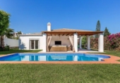 Xalet independent amb terreny en venda a Marbella ref.: TR25979 foto