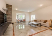 Xalet independent amb terreny en venda a Marbella ref.: TR25979 foto