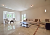 Xalet independent amb terreny en venda a Marbella ref.: TR25979 foto