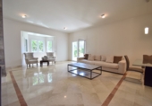 Xalet independent amb terreny en venda a Marbella ref.: TR25979 foto