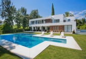Xalet independent amb terreny en venda a la España, Marbella, ref.: TR25827 foto