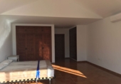 Chalet independiente con terreno en alquiler en Marbella ref: TR284905 foto