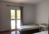 Chalet independiente con terreno en alquiler en Marbella ref: TR284905 foto
