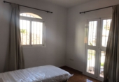 Chalet independiente con terreno en alquiler en Marbella ref: TR284905 foto