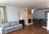Chalet independiente con terreno en alquiler en Marbella ref: TR284905 foto