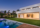Chalet independiente con terreno en venta en Benahavís ref: TR25843 foto