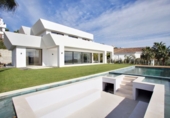 Chalet independiente con terreno en venta en Benahavís ref: TR25843 foto