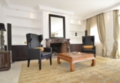 Chalet independiente con terreno en venta en la España, Marbella, ref: TR25823 foto