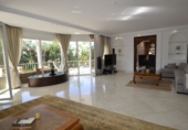 Chalet independiente con terreno en venta en la España, Marbella, ref: TR25823 foto