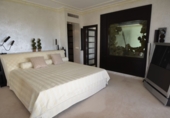 Chalet independiente con terreno en venta en la España, Marbella, ref: TR25823 foto