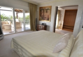 Chalet independiente con terreno en venta en la España, Marbella, ref: TR25823 foto