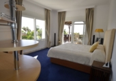 Chalet independiente con terreno en venta en la España, Marbella, ref: TR25823 foto